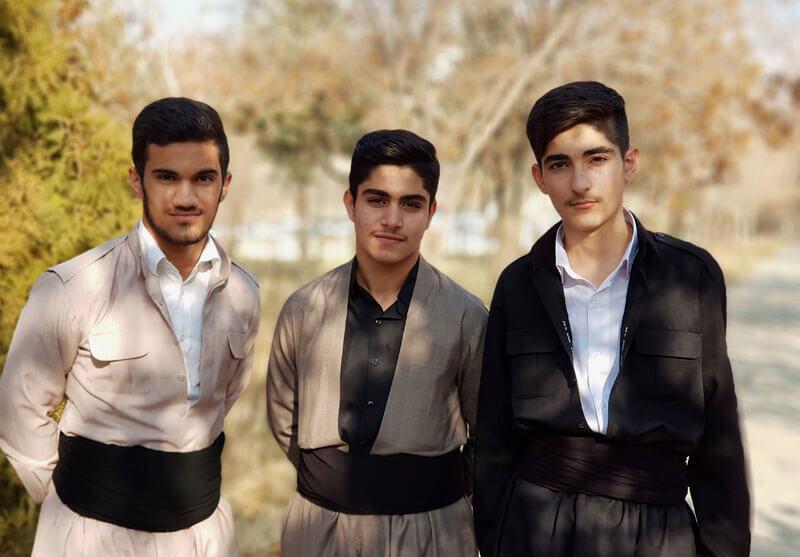 Iranische ethnische Kleidung
