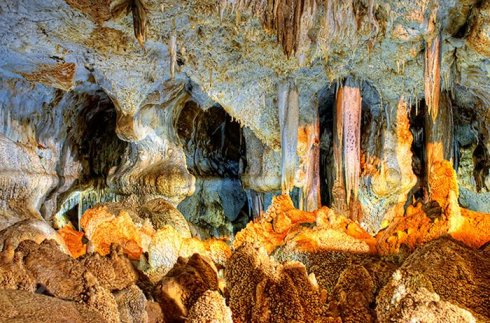 Kataleh Khur Cave