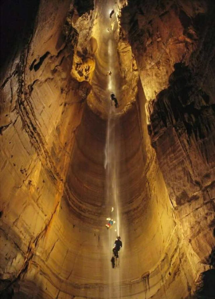 Parau Cave. Kermanshah