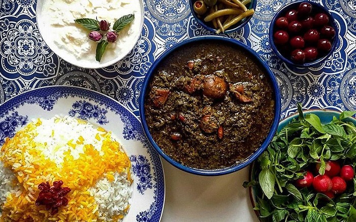 What are iranian famous foods?