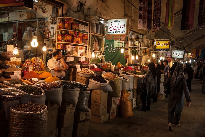 How to bargain in iran: a complete guide to buy artifact
