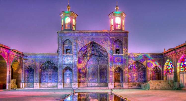 The reflection of colors at night, Nasir Mosque